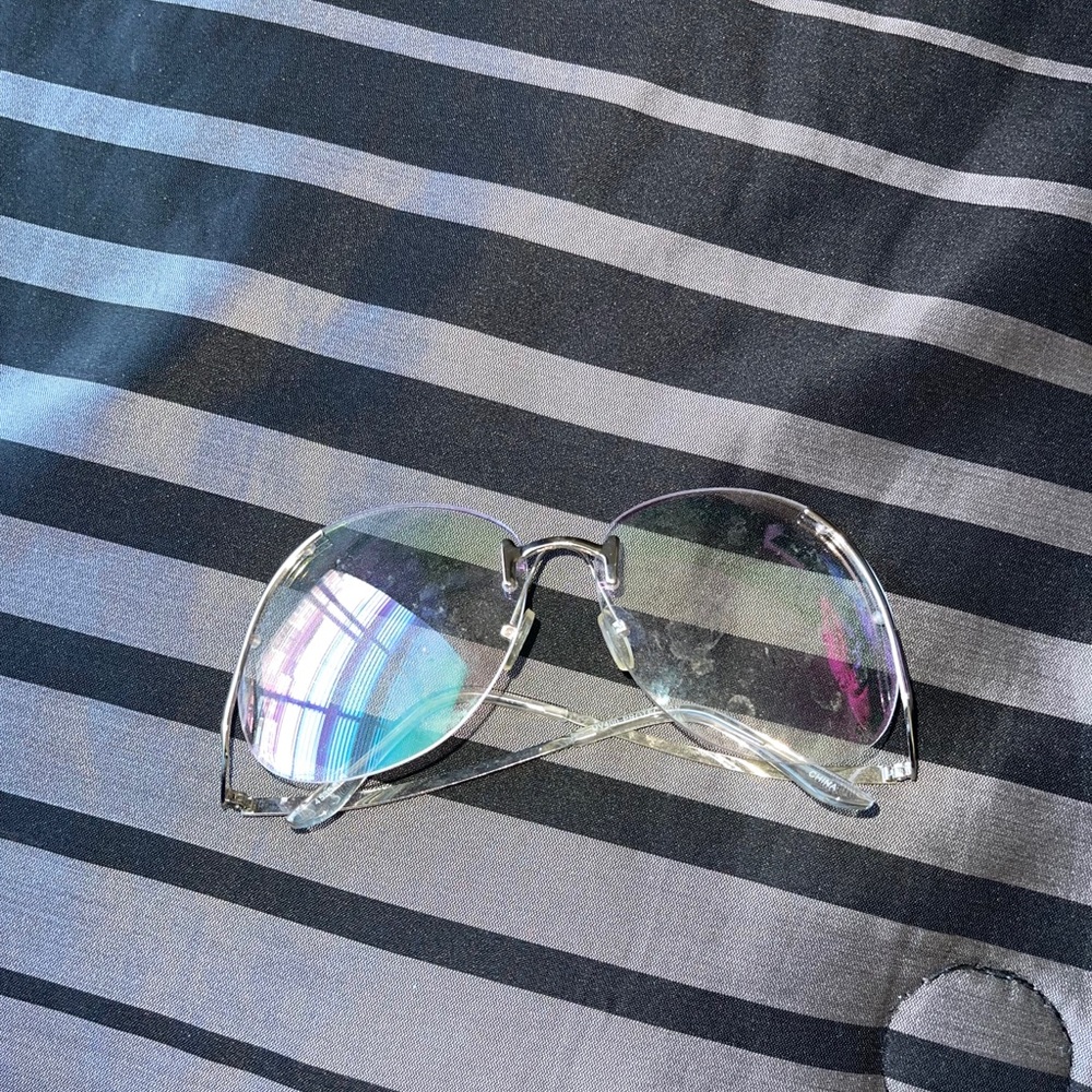 Trendy Iridescent shades